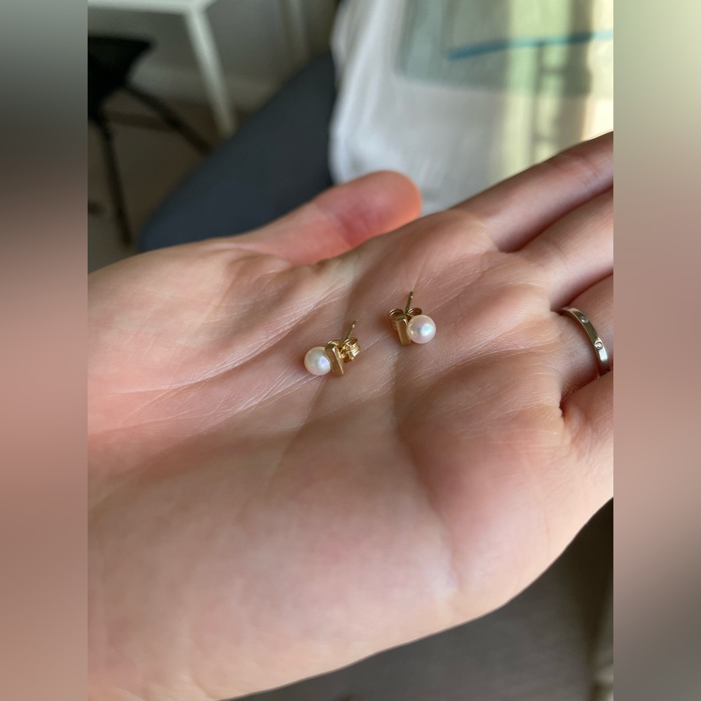 Aurate pearl bar stud duo